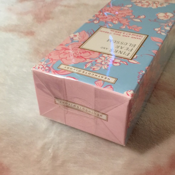 Pinks & Pear Blossom Hand & Nail Cream 3.38oz NWT - Picture 6 of 11
